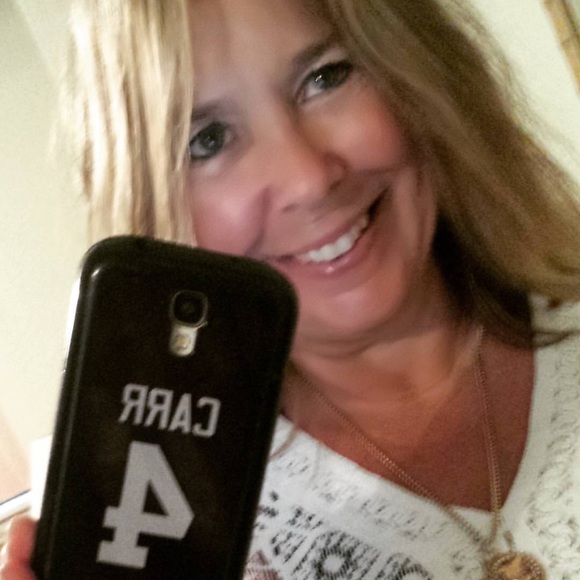 Meet your Posher, Eileen - Picture 1 of 2